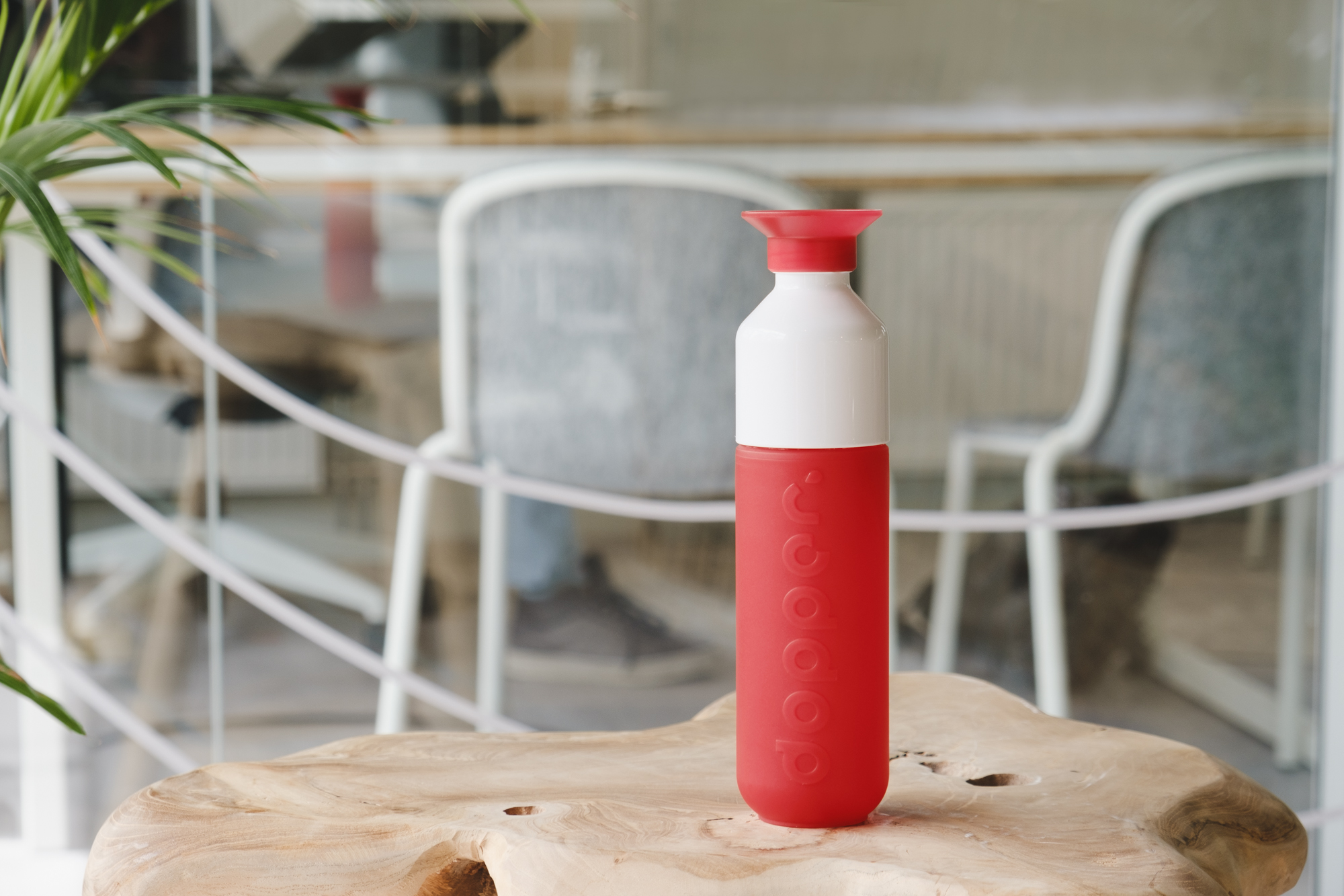 7267_Original_Simply Red_Lifestyle Product Shot_2021_Office_002